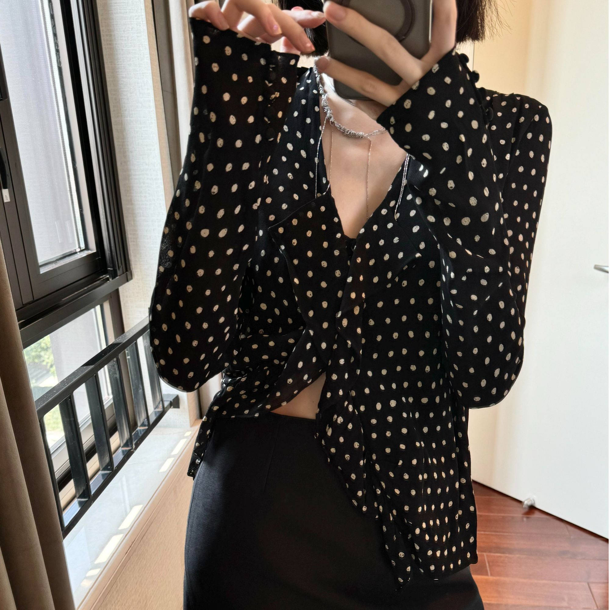 【SM-101】秋款气质设计感女装波点设计感长袖上衣高智淡人短裙女  