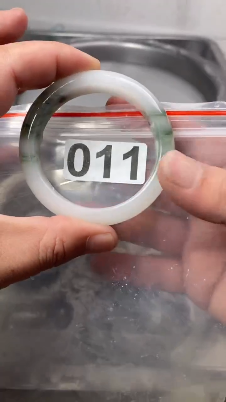 【闪购商品】石英质玉手镯未镶嵌5354