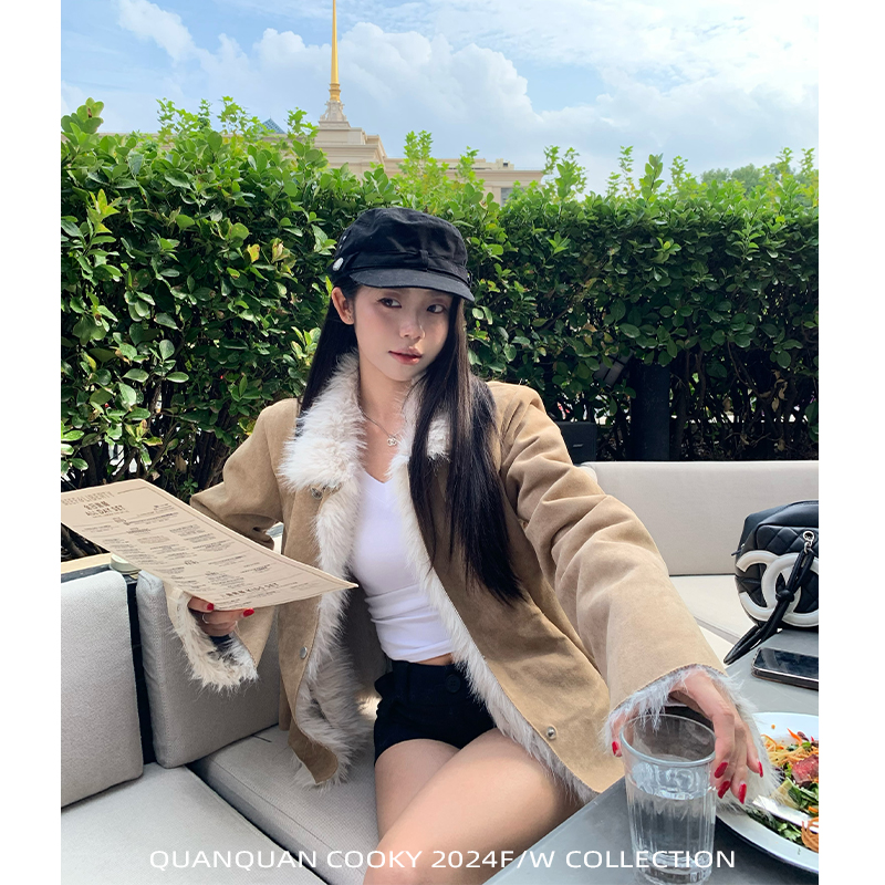 圈圈cooky浪漫岛屿 简约风显瘦V领垫肩内搭修身性感上衣T恤L0442C