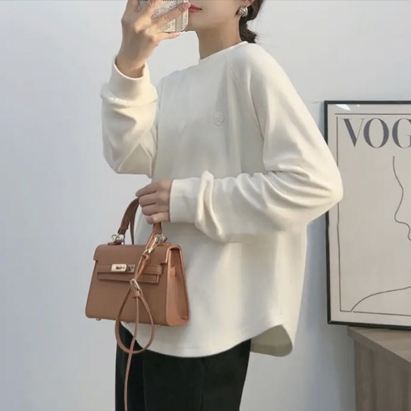 孕妇秋冬保暖圆领打底软糯亲肤长袖百搭上衣女孕妇装不显怀遮肚