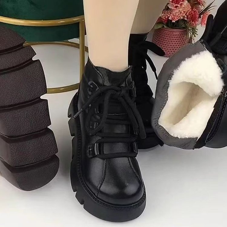 真软皮2024秋冬季的新款马丁靴加绒源头厂家女百搭舒适软底马丁靴