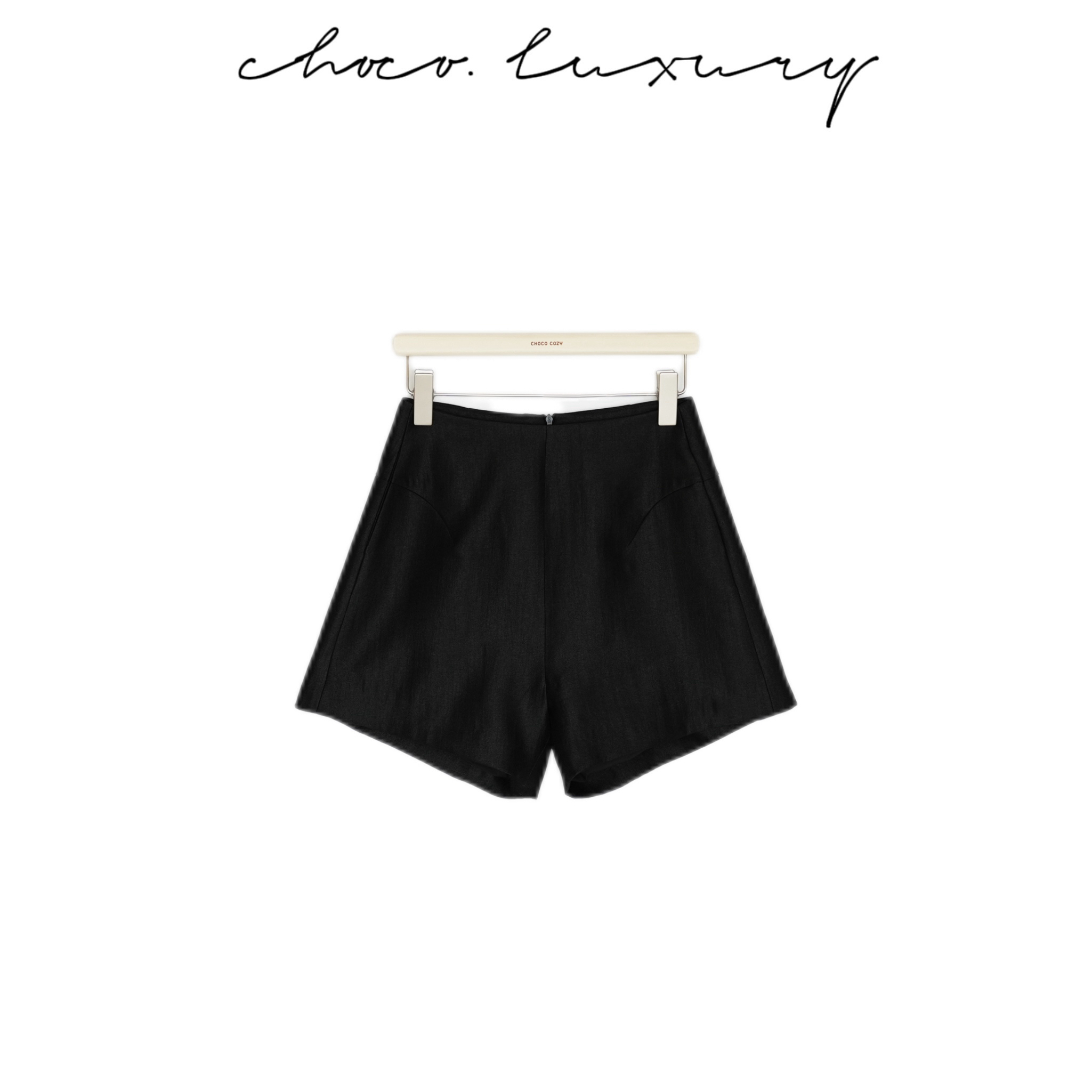 CHOCO“秀场”系列 高级光泽感显瘦A字短裤 D1836