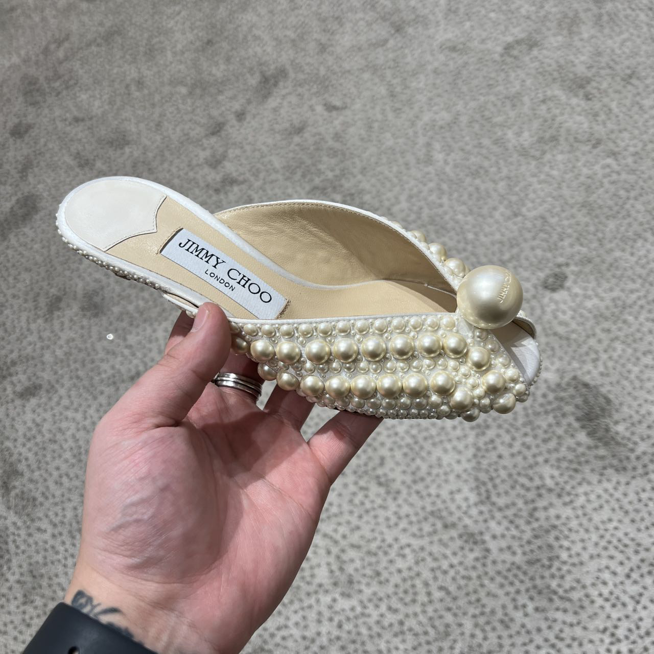 全新未使用 JIMMY CHOO/吉米周 时尚珍珠穆勒鞋