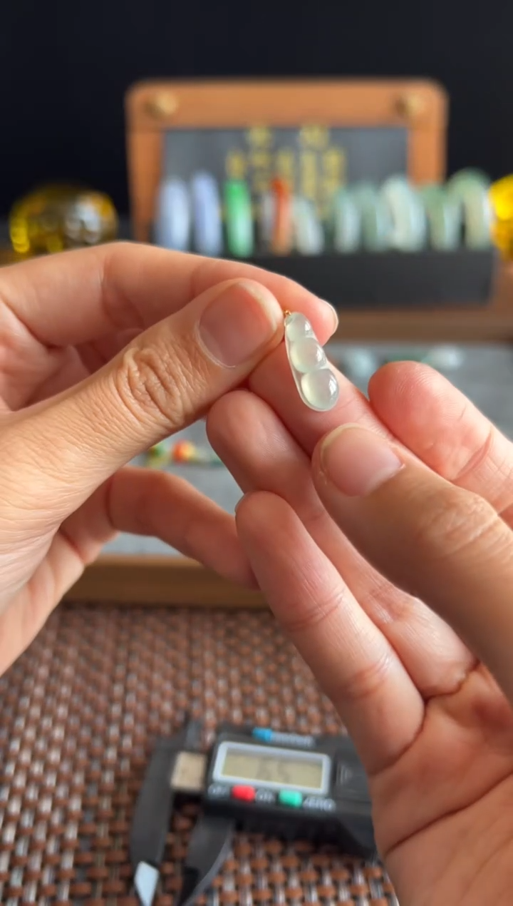 【闪购商品】翡翠吊坠(不含链)未镶嵌311号