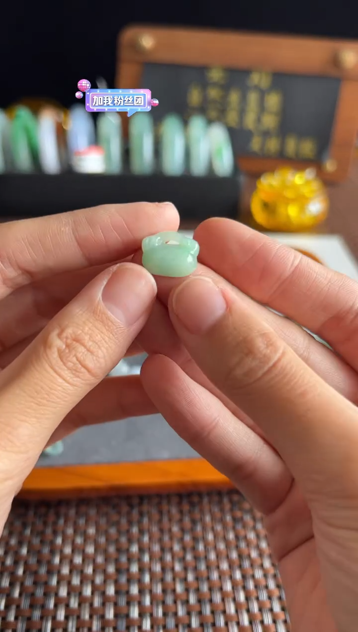 【闪购商品】翡翠吊坠(不含链)未镶嵌217号