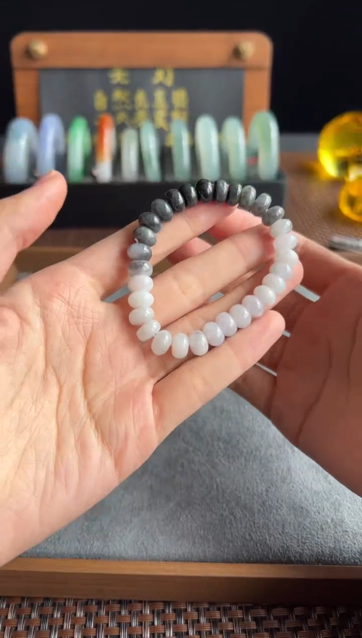 【闪购商品】翡翠手串未镶嵌103号