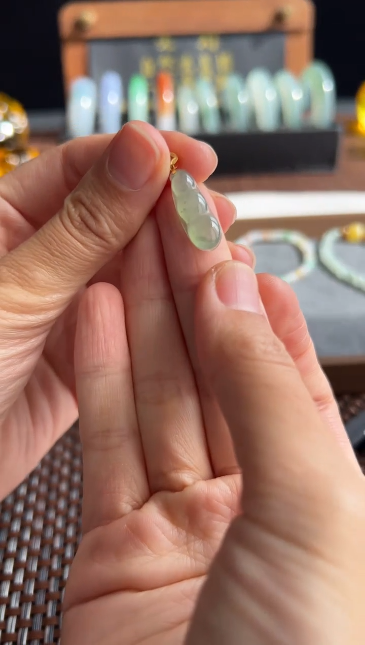 【闪购商品】翡翠吊坠(不含链)未镶嵌506