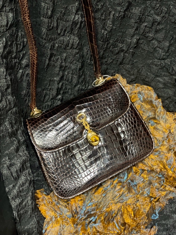 95新 GUCCI/GUCCI 夏七中古/gucci/稀有皮中古口盖包/单肩包