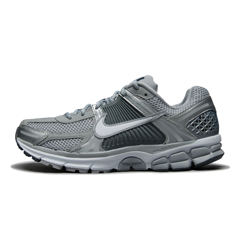 NIKE耐克男鞋NIKE ZOOM VOMERO 5时尚运动流光风休闲鞋FJ4151-003