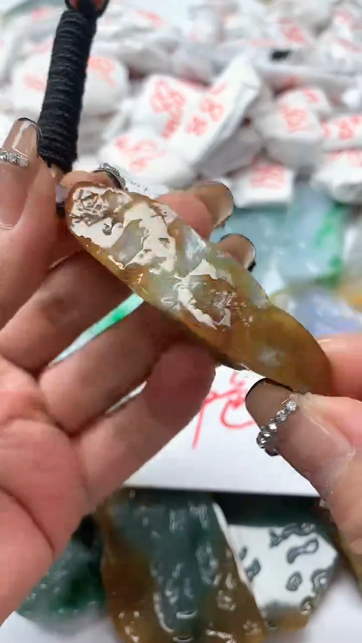 【闪购商品】翡翠颈饰未镶嵌111111111111