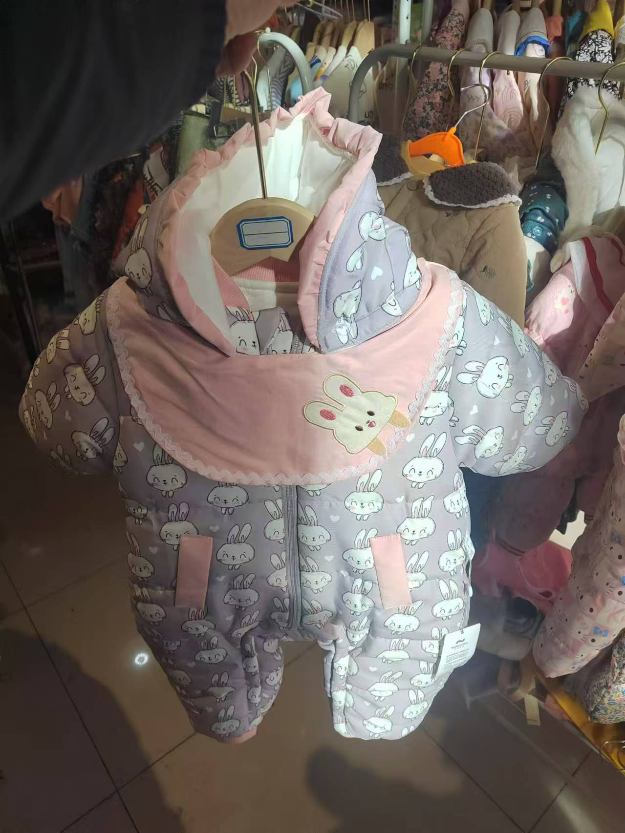 婴儿连体衣加厚保暖新生儿外出服冬季连帽爬服