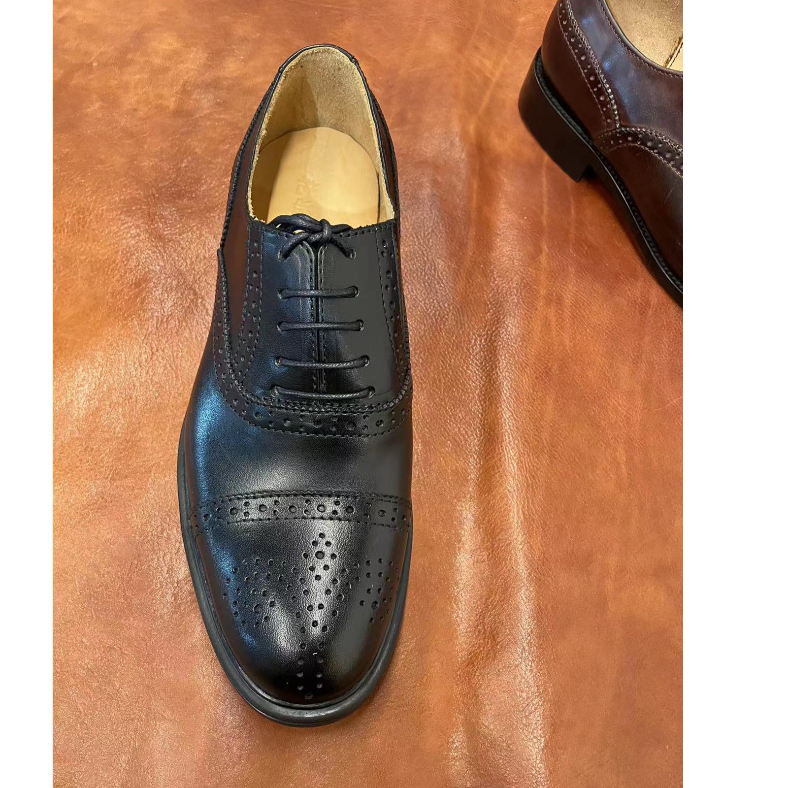 男士头层牛皮手工雕花布洛克软底携带牛津鞋商务正装舒适透气休闲