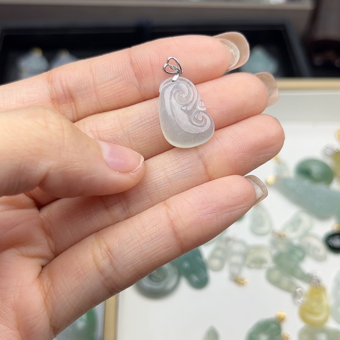【闪购商品】翡翠颈饰18K金镶嵌姝**W
