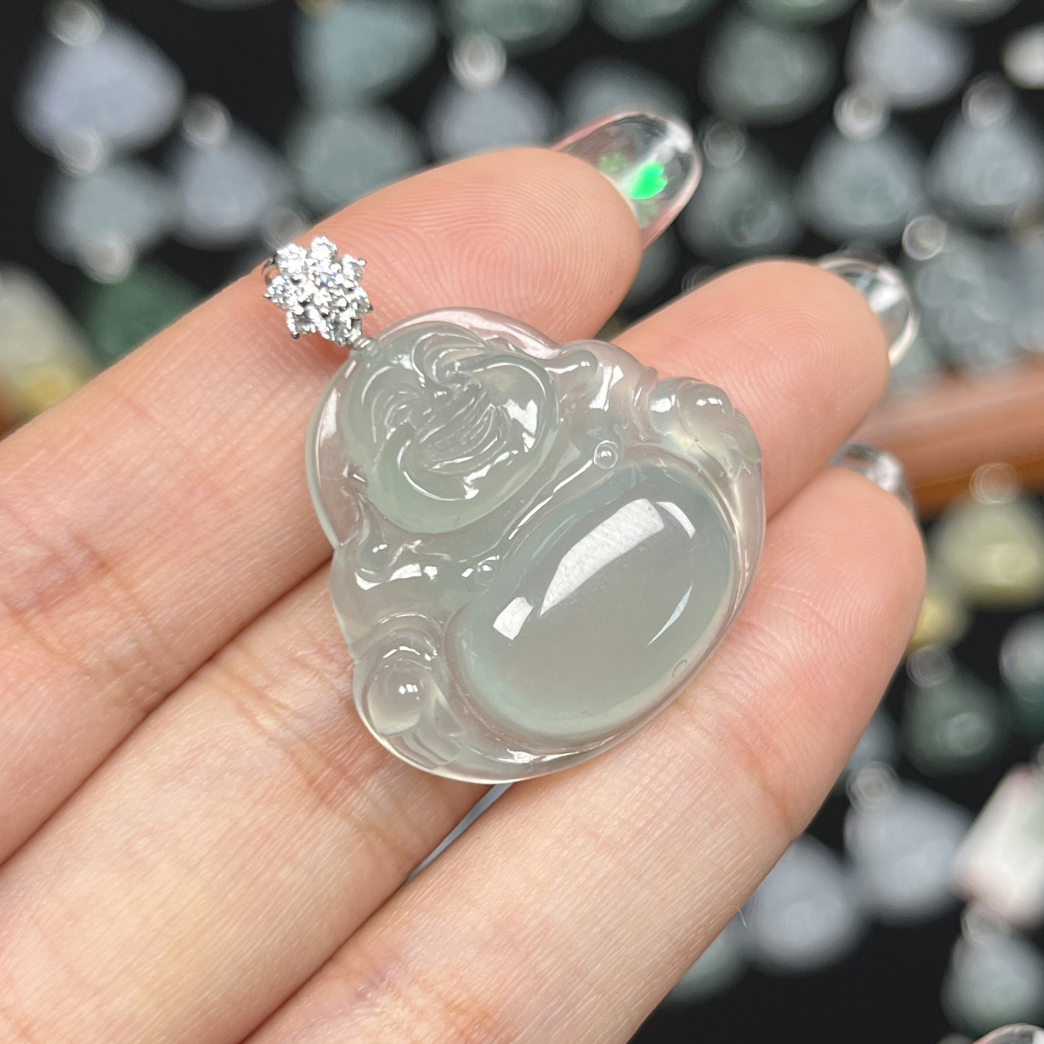 于于珠宝-天然A货缅甸翡翠冰种起胶佛公尺寸：26.3× 28.4× 5.7mm