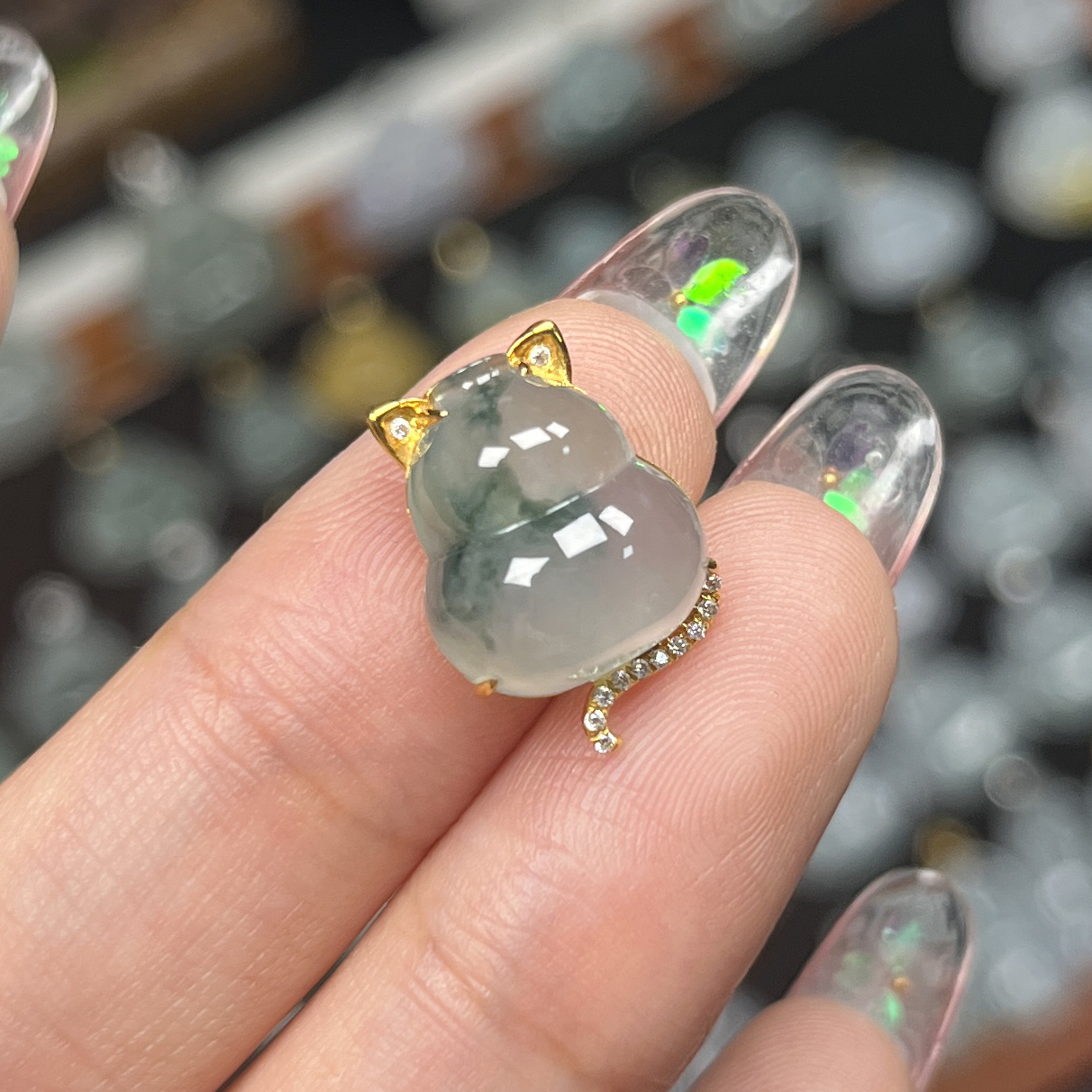 于于珠宝-天然A货缅甸翡翠18K金镶嵌葫芦尺寸：16.8×12.1×6.7mm