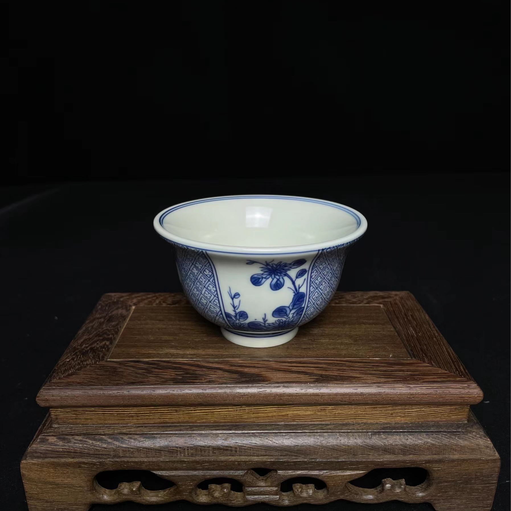 仿古元青花高温陶瓷厚胎主人杯梅兰竹菊压手杯容量120ml