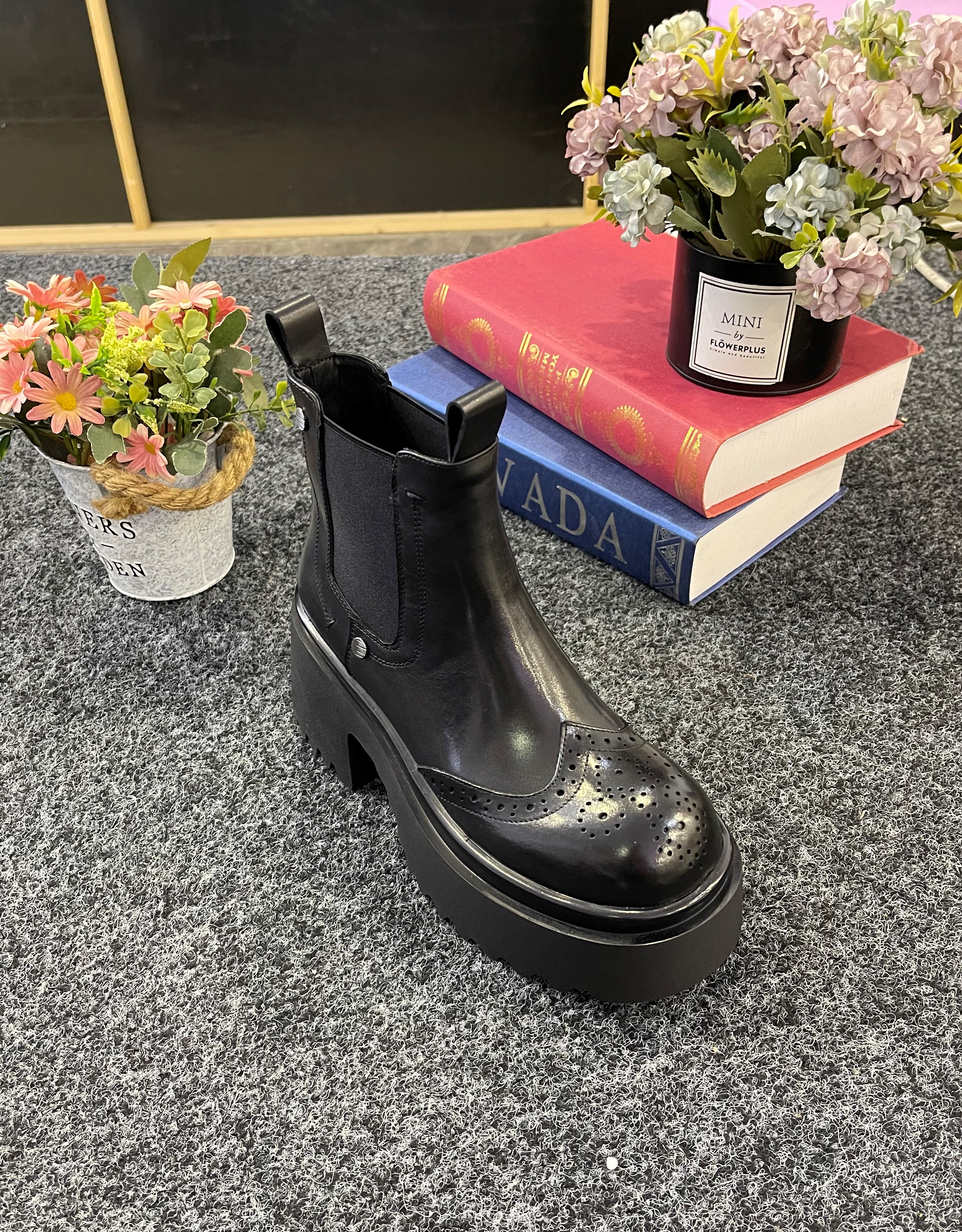 2024 新款爆款 英伦风复古 厚底增高 百搭高品质  烟筒靴短靴女款