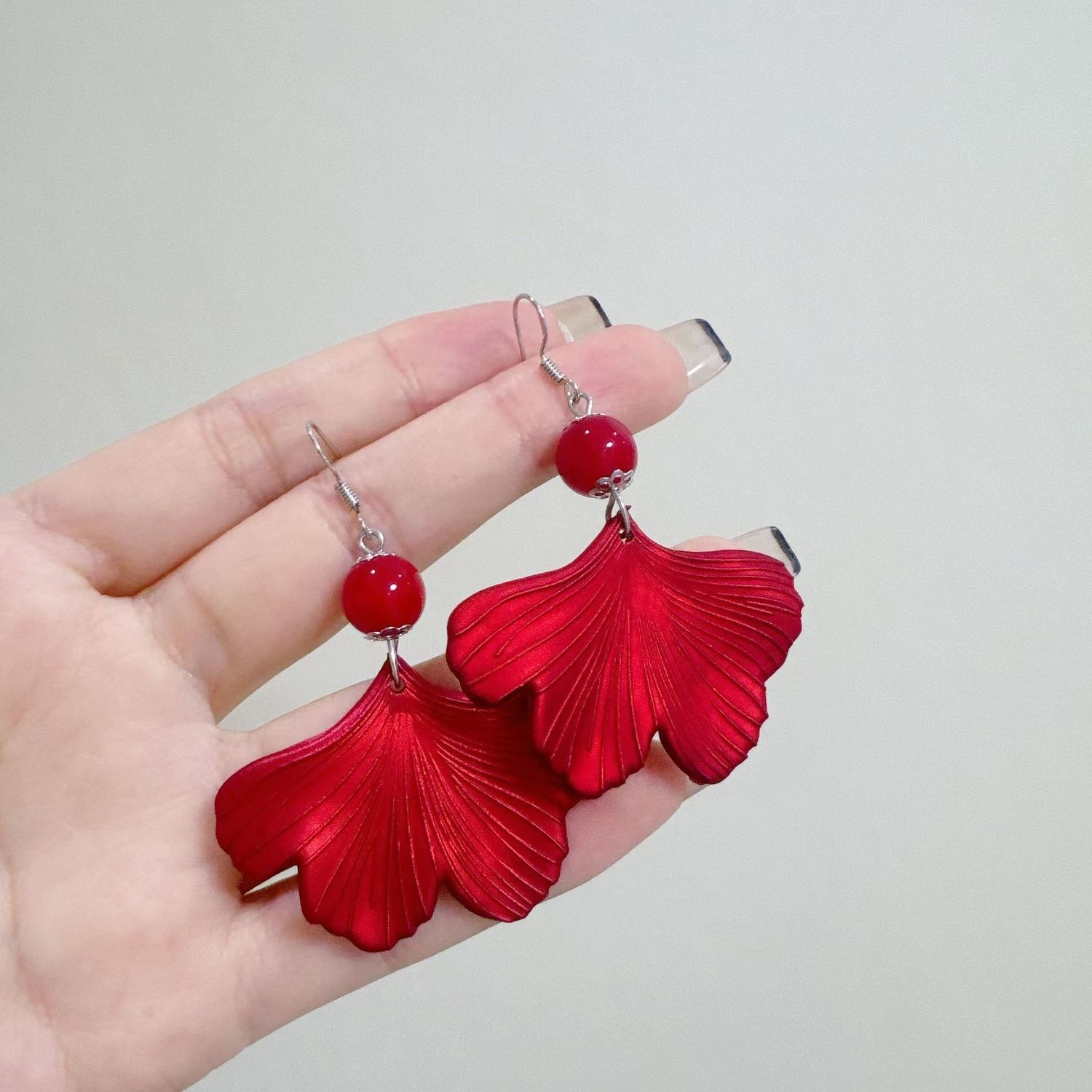 新年红色银杏叶耳环女复古气质轻奢高级感耳钉本命年喜庆时尚耳饰