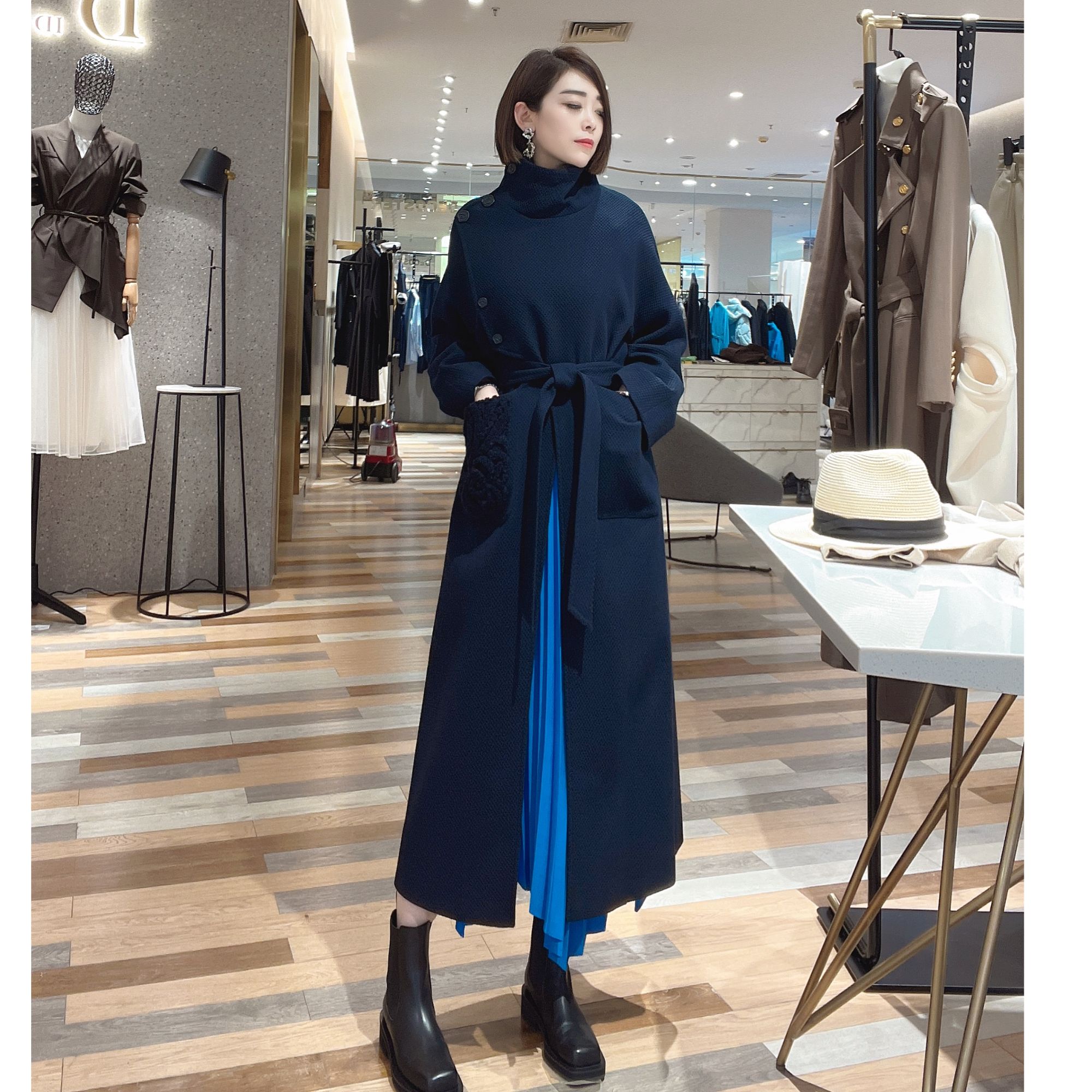 意大利设计师品牌潮牌女装2V4D65041