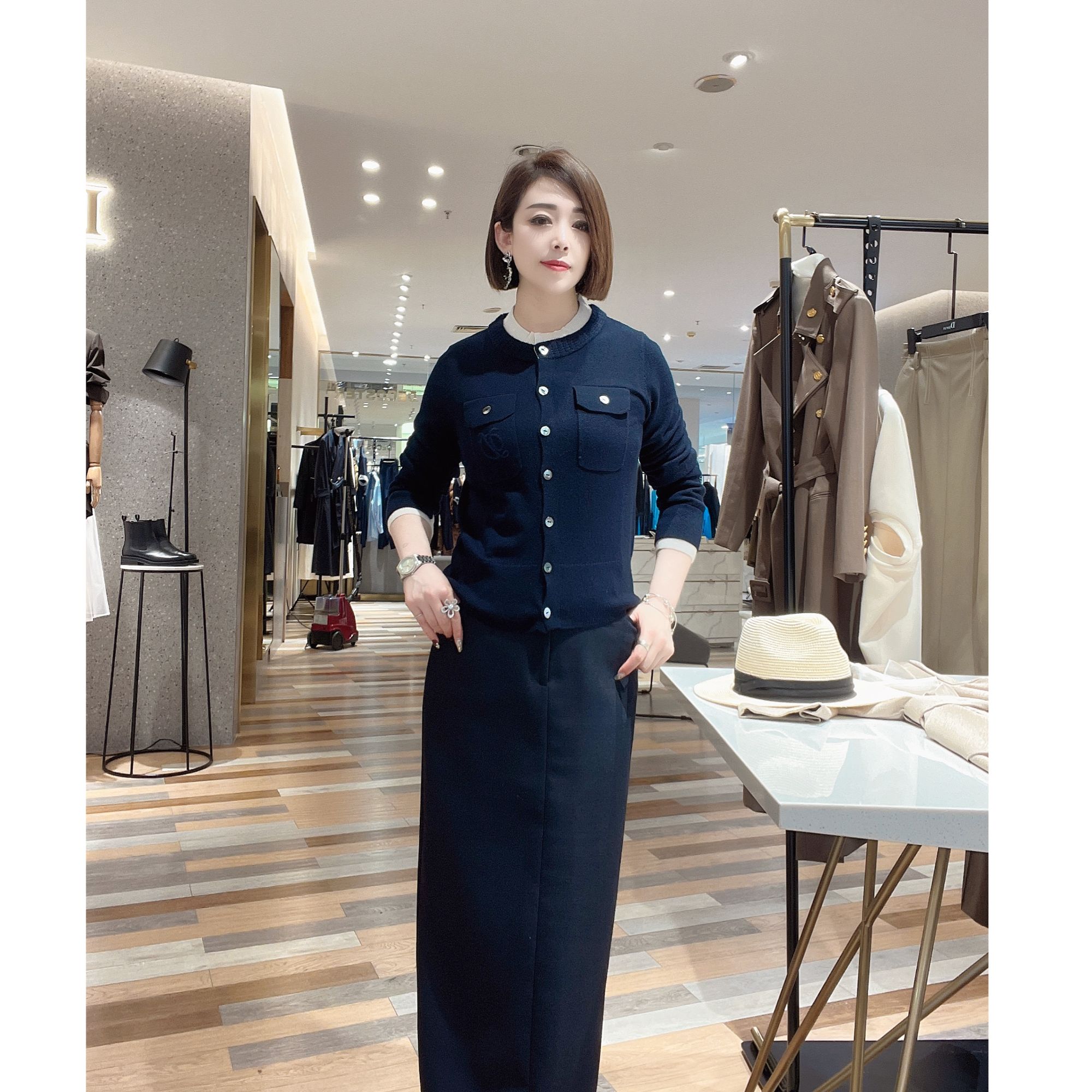 意大利设计师品牌潮牌女装2V4M35038