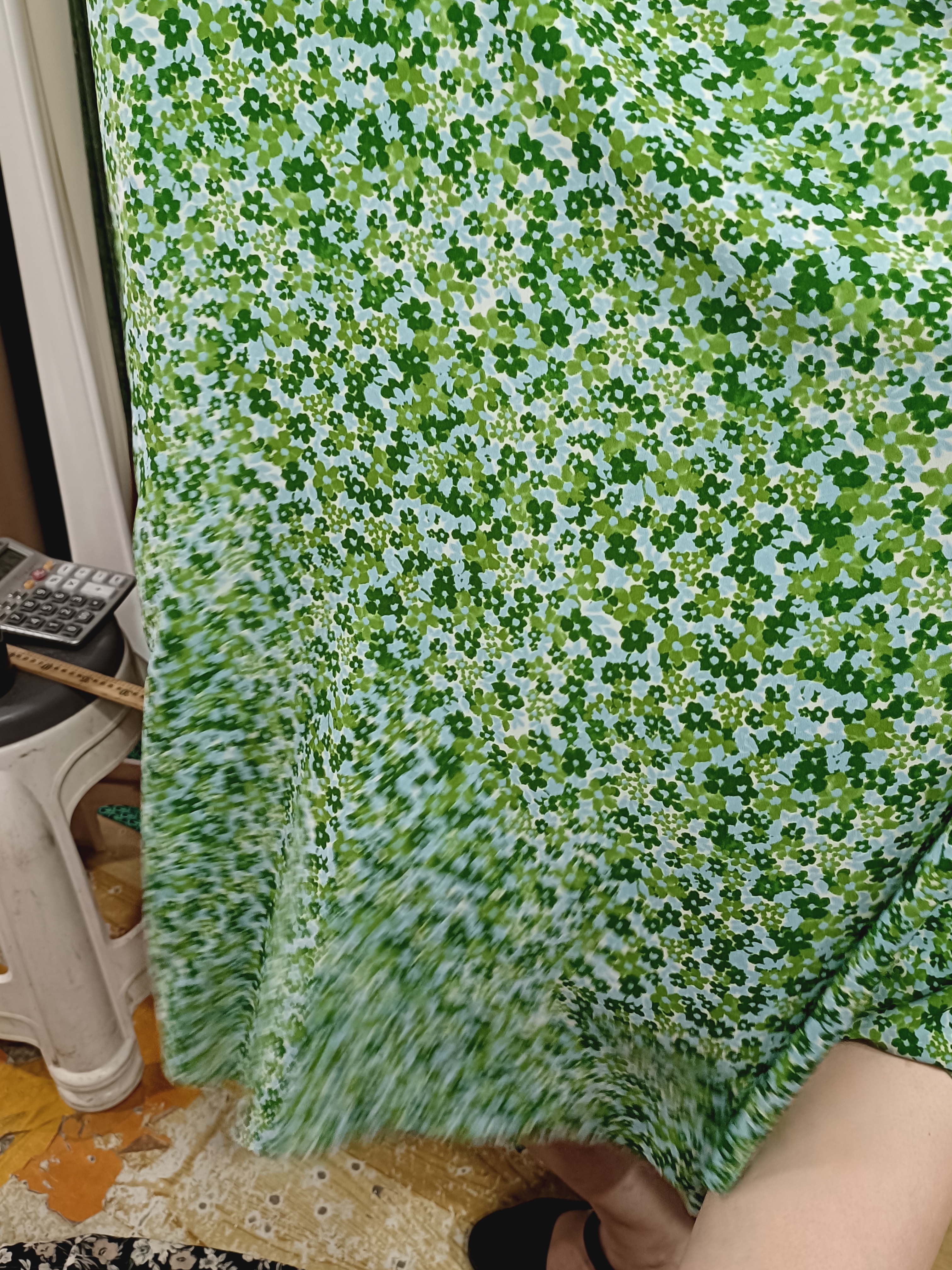 纱料绿底小碎花2.5米布头面料