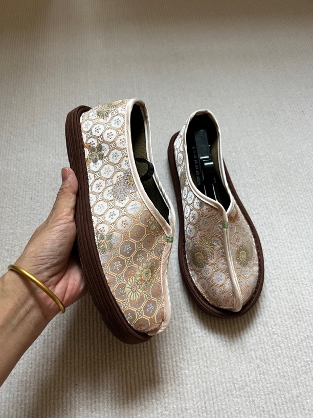 （认真的徒步爱好者-24年）千层底不鞋女款式。