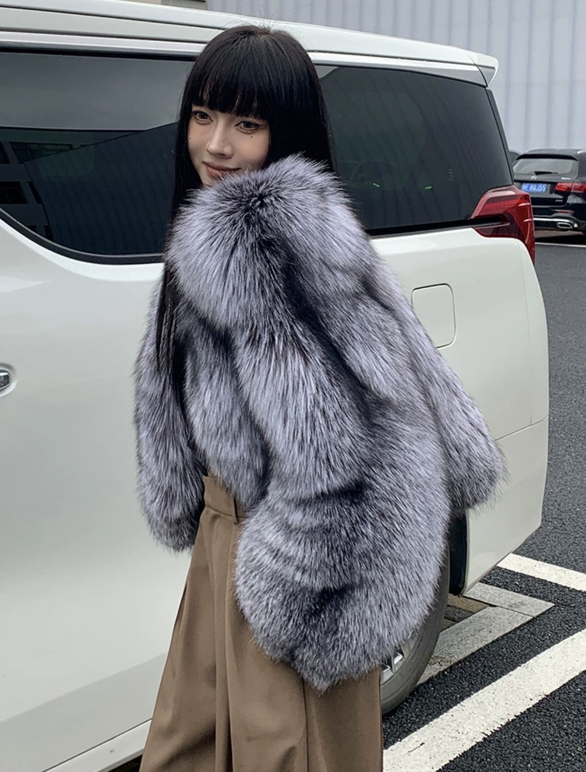 2024狐狸整皮外套