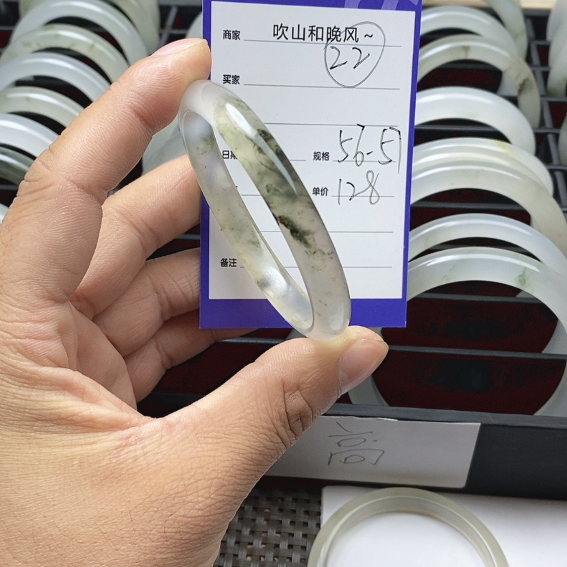 【闪购商品】石英质玉手镯未镶嵌