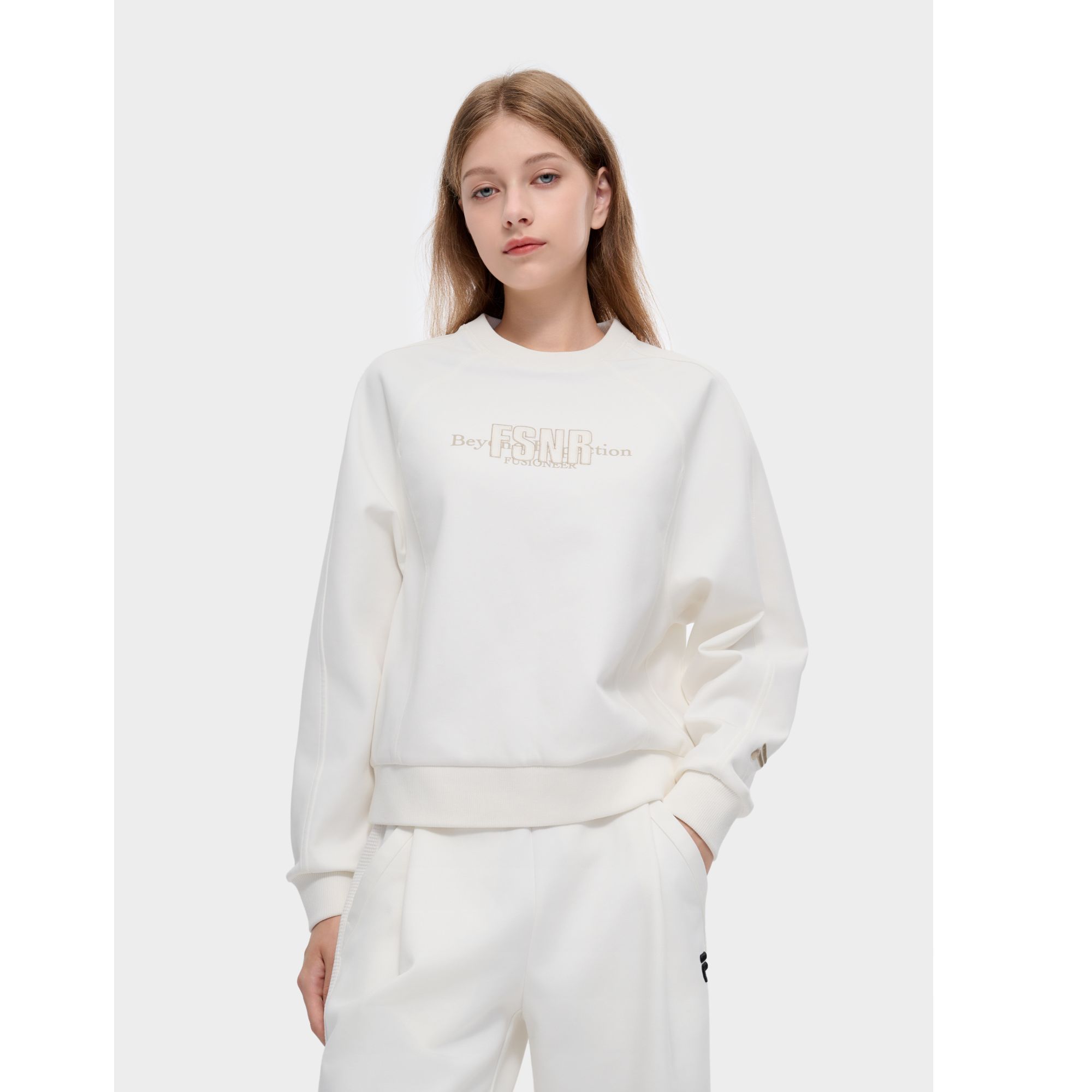 FILA FUSION时尚潮流运动套头洋气运动圆领套头卫衣T11W445202