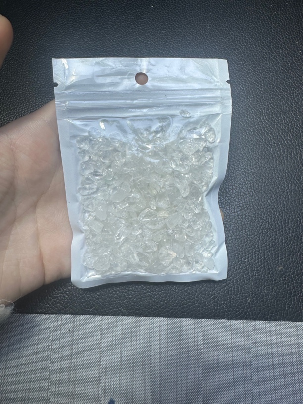 01 天然水晶女款手工消磁石