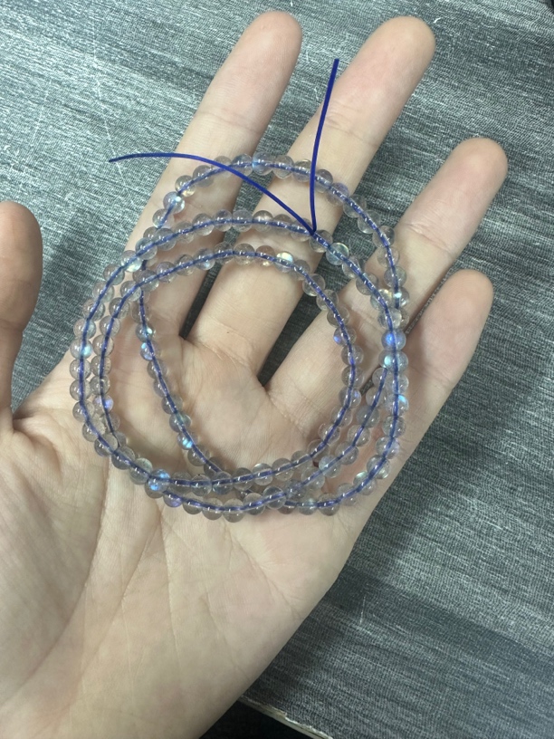 天然灰月光多圈手串  卡4.5m左右（多样性发一条）
