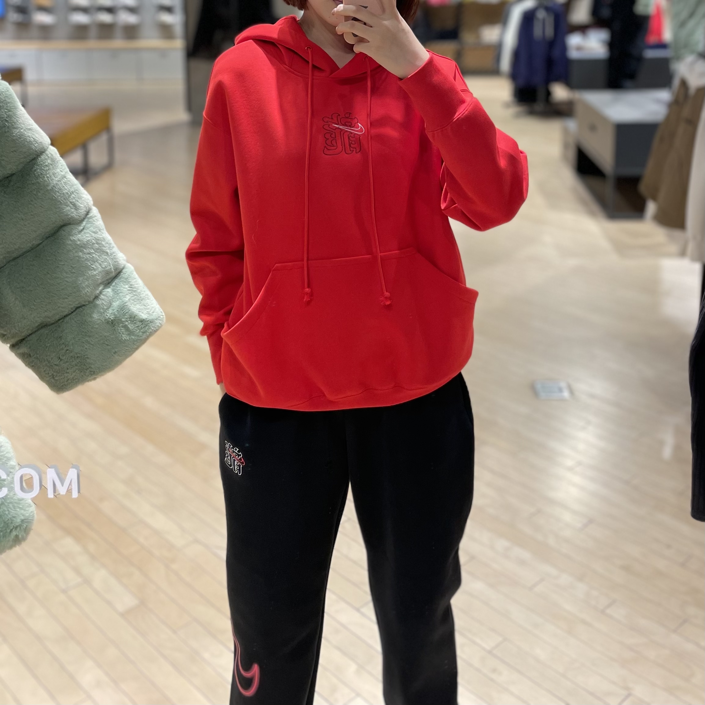 【中街路NK专享】耐克正品FZ6559657女款龙年新年运动带帽休闲时尚