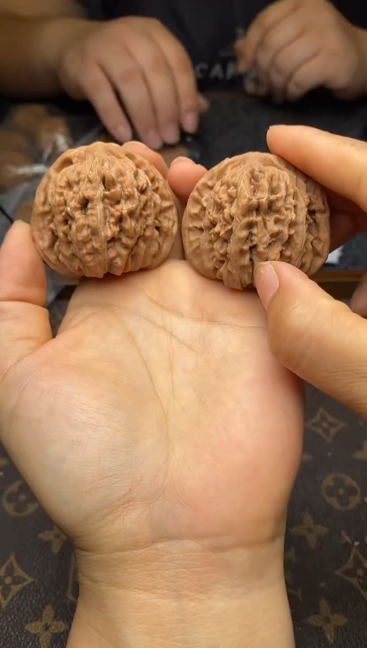 【闪购商品】桃核把件W170号47尺四座楼