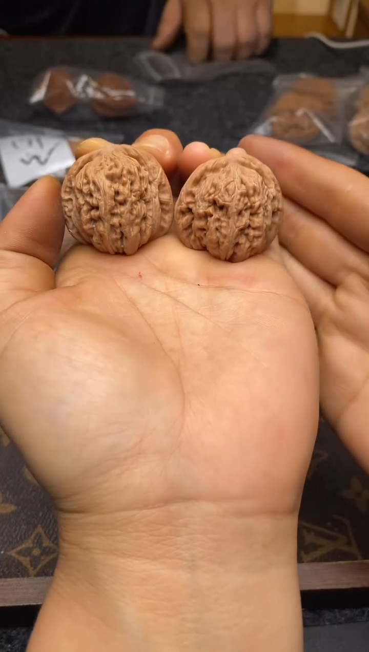 【闪购商品】桃核把件w197号33尺四座楼