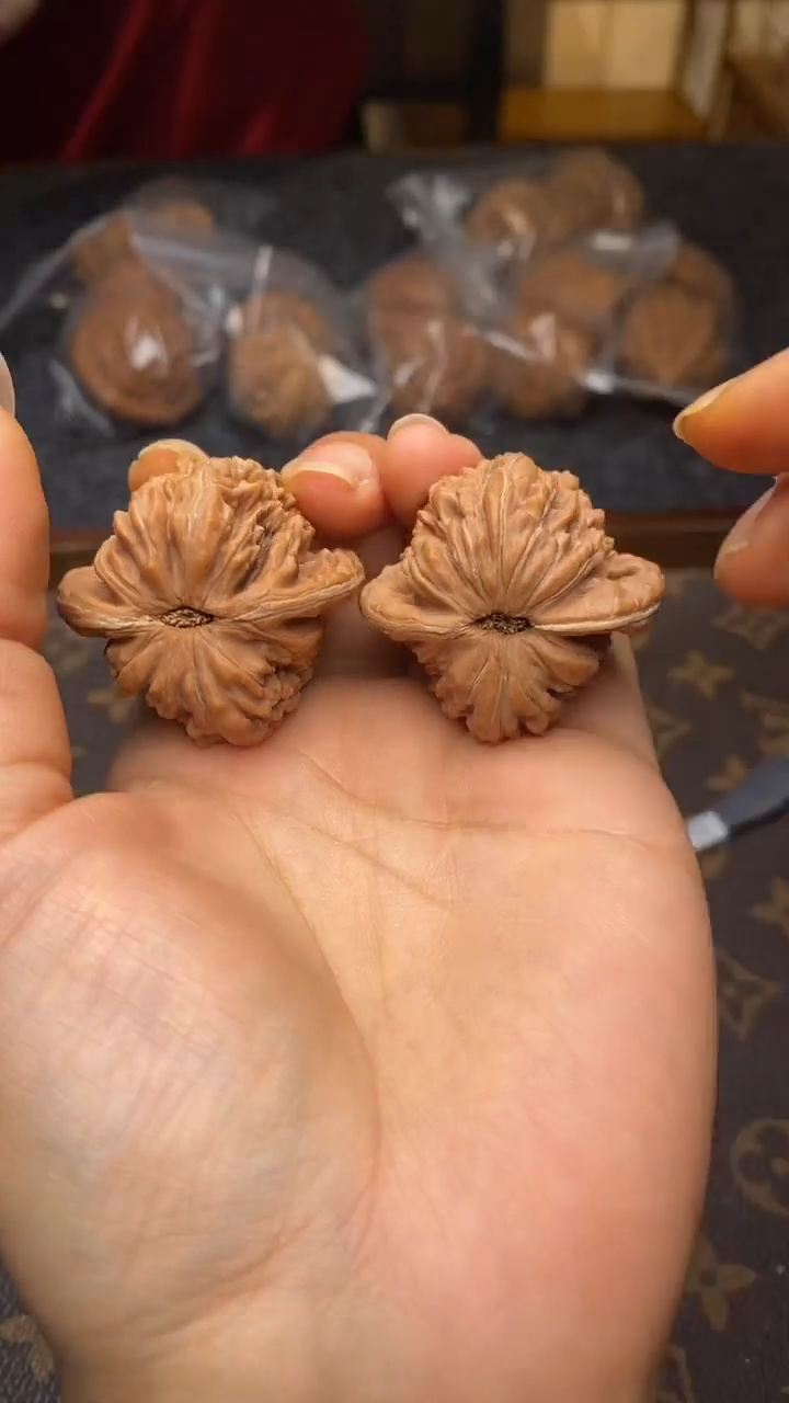 【闪购商品】桃核把件w360号39尺四座楼