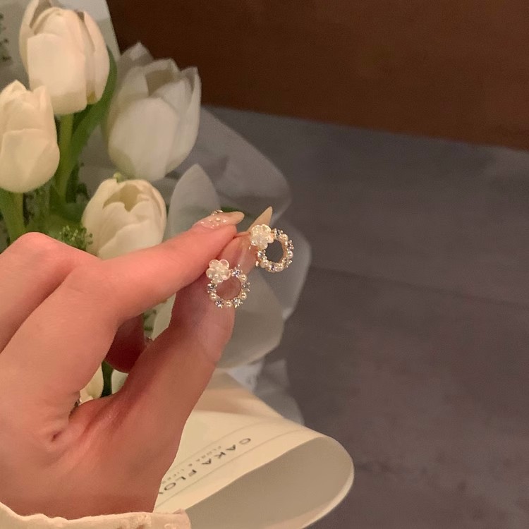 S925银针珠珠花朵耳钉女甜美ins风气质网红耳环复古