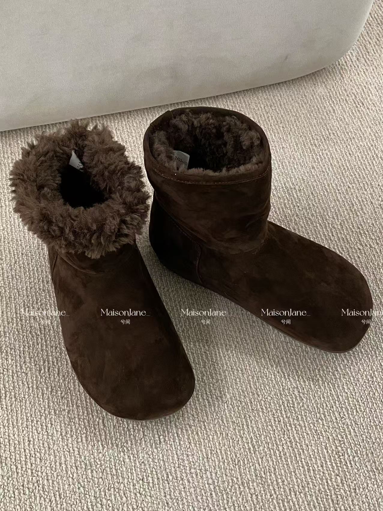 圆头平底中筒雪地靴
