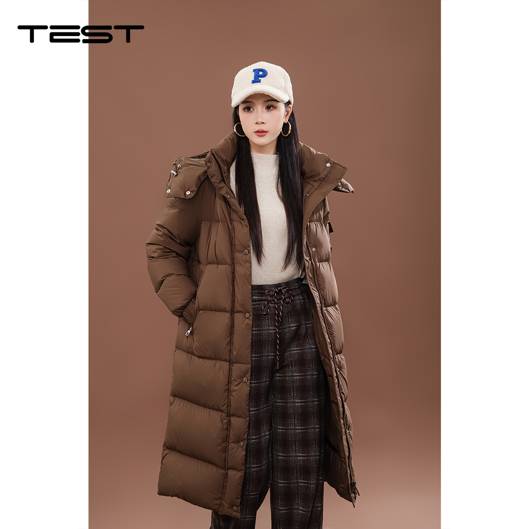 2244028 湖南 她之蝶 24冬羽绒服