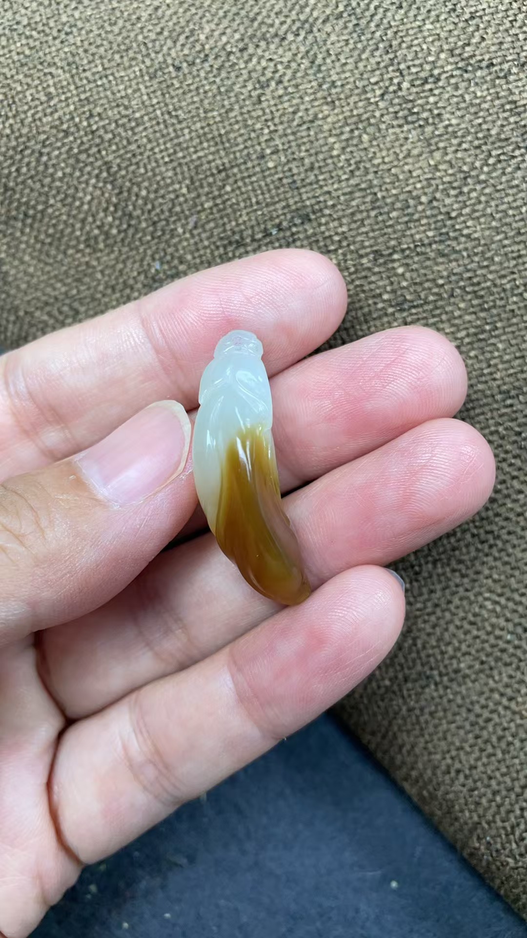 高品质新疆和田玉且末金山矿老红糖精品女士吊坠玉兰花挂件完和美