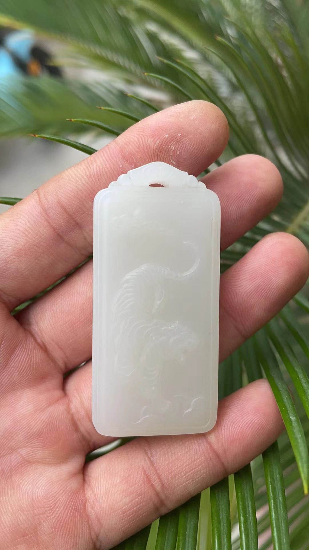 纯天然高品质和田玉野牛沟老料精品完美老虎牌子质地细腻油润度高