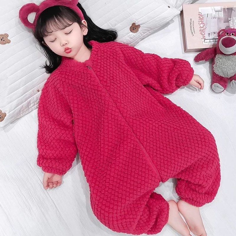 女童睡衣秋冬加厚珊瑚绒儿童可爱草莓熊法兰绒连体衣防着凉连体衣