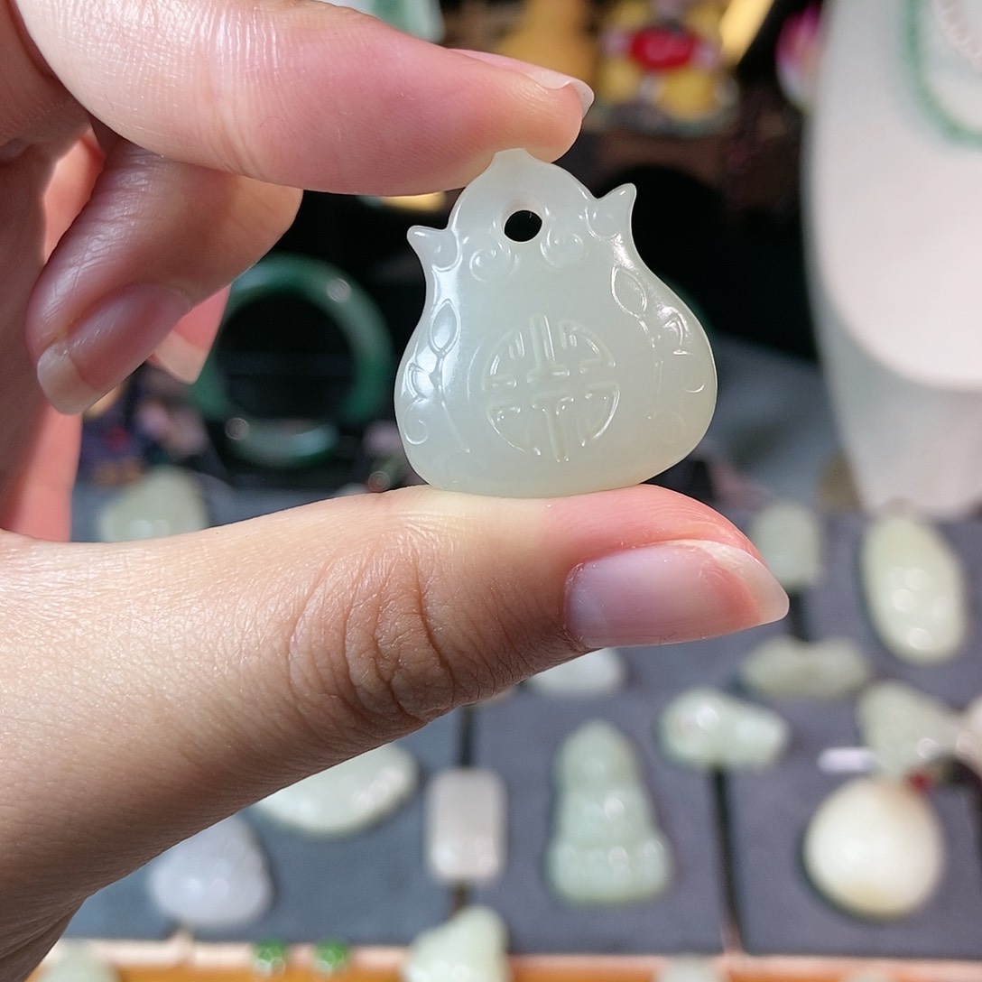 和田玉颈饰未镶嵌