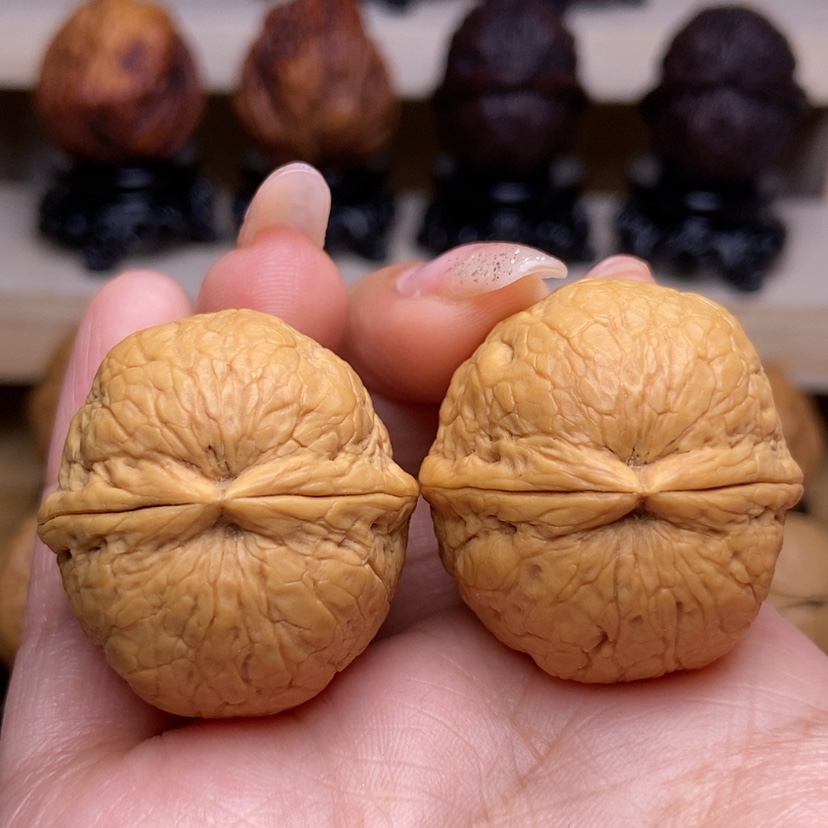 【闪购商品】桃核吊坠9q