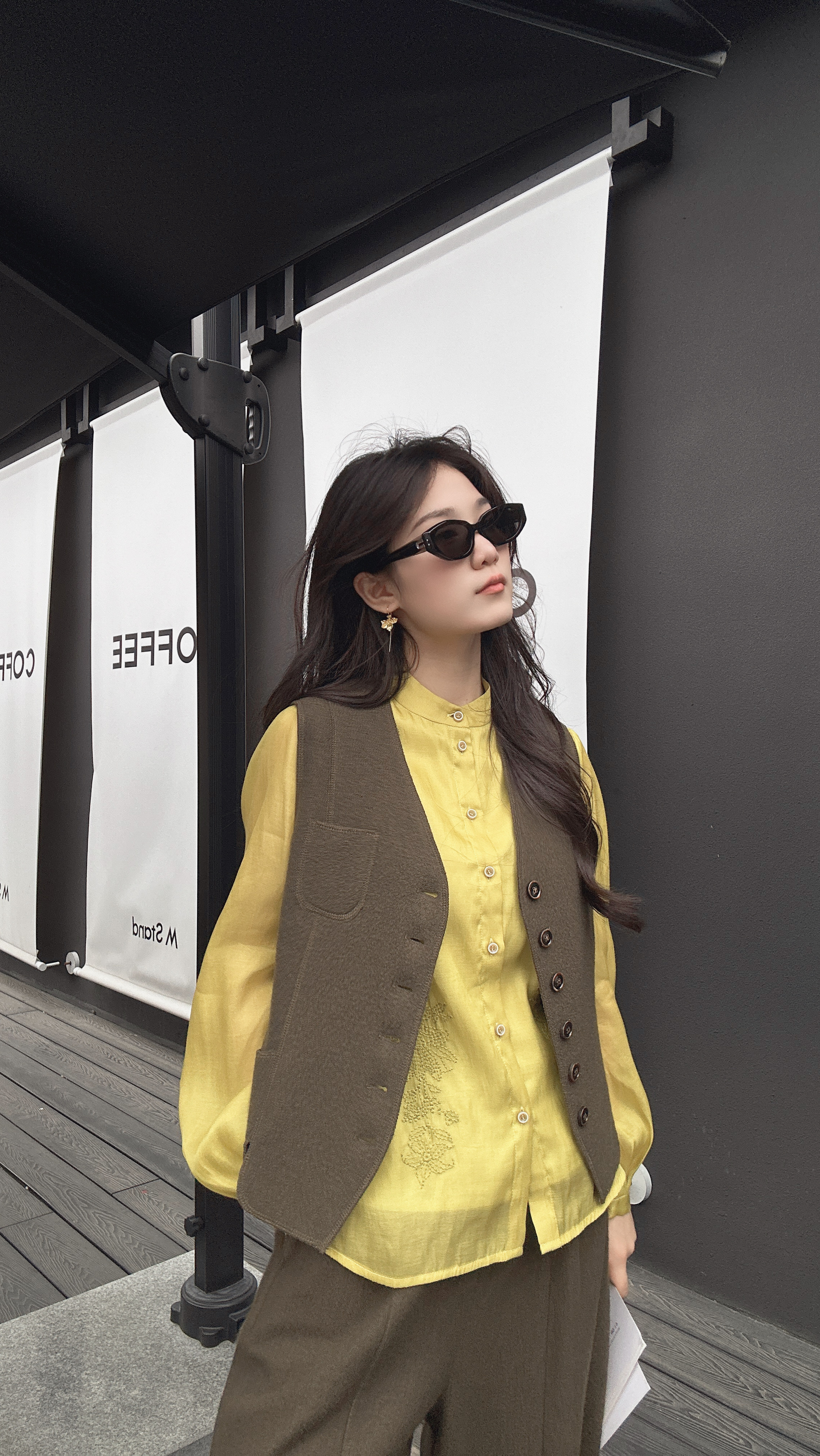 文艺复古V领空气感强缩绒羊毛马甲V167431