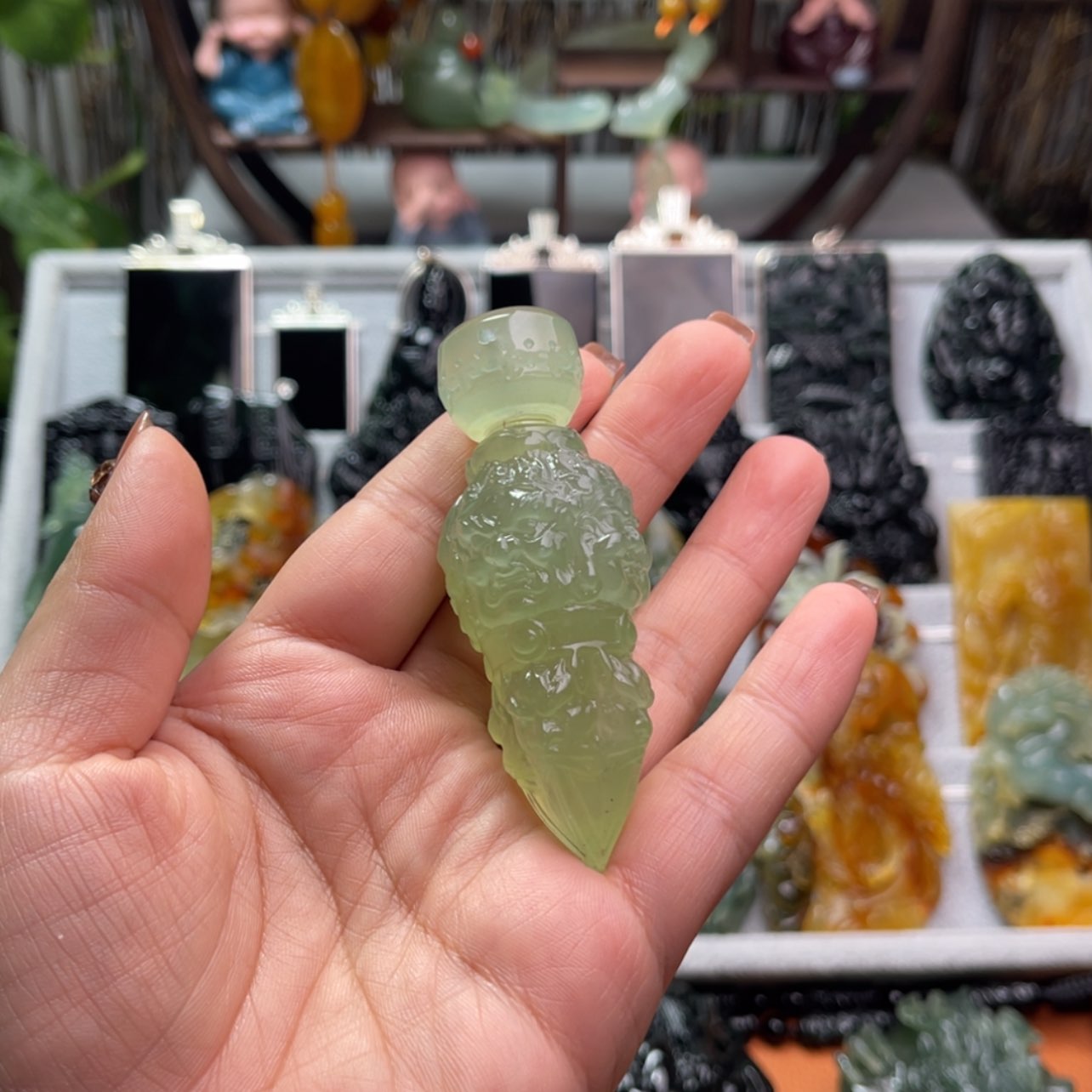 【闪购商品】蛇纹石玉颈饰未镶嵌7**6