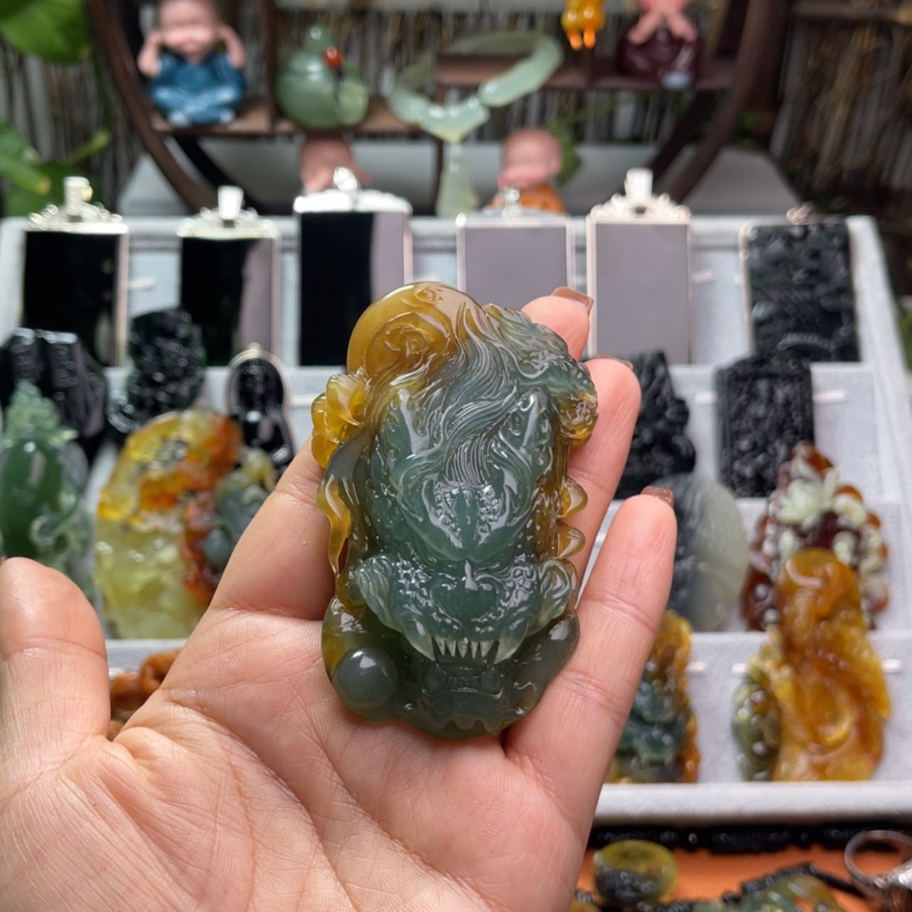 【闪购商品】蛇纹石玉颈饰未镶嵌大***神