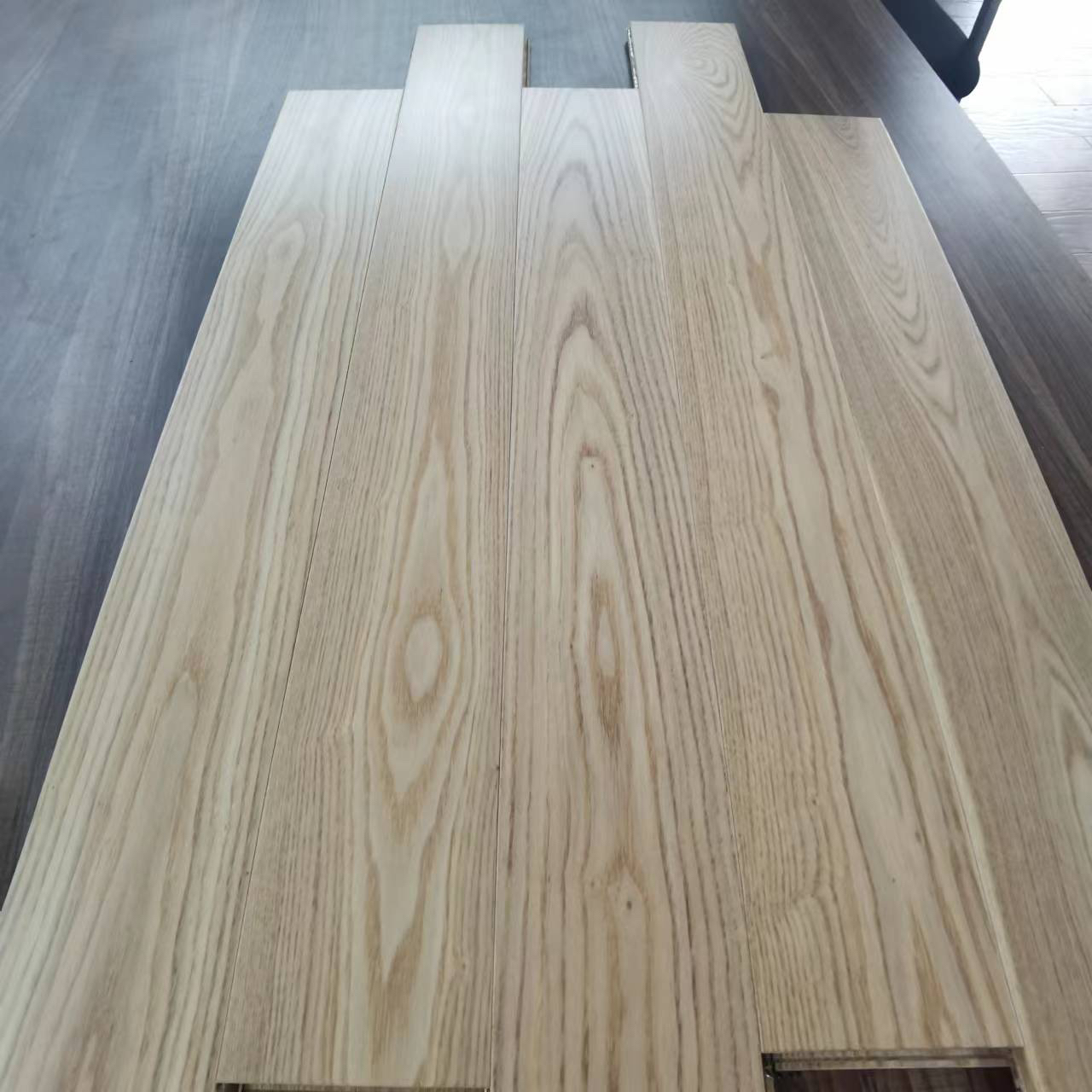 白腊木纯实木地板100%纯实木原木锁扣生态板石塑