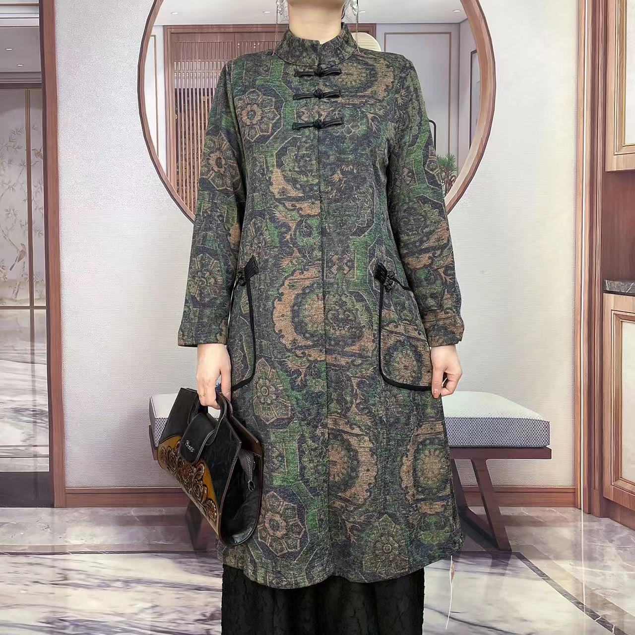 W03010经典盘扣风衣