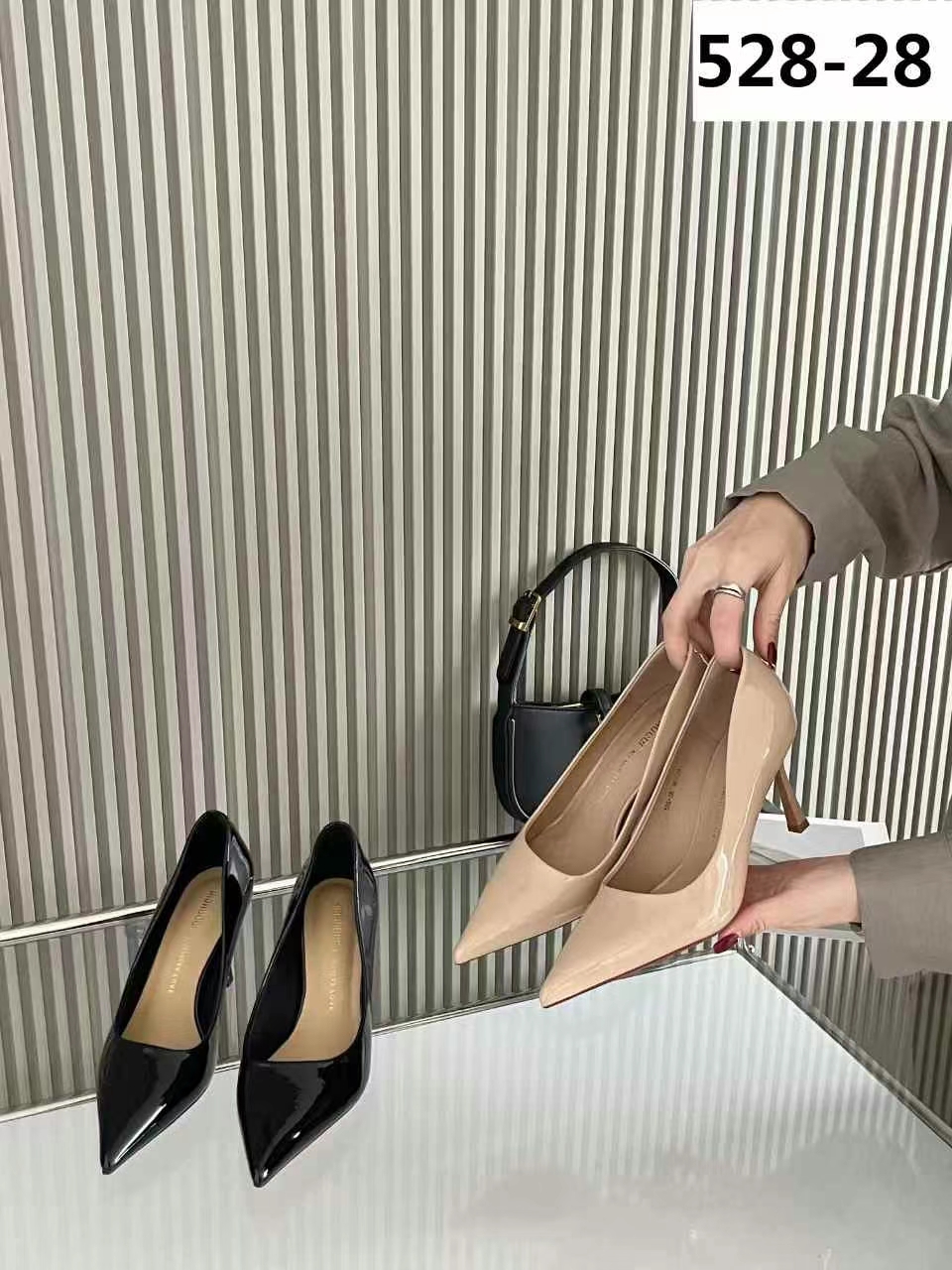 红色鞋底漆皮高跟鞋女新款细跟尖头性感百搭网红鞋