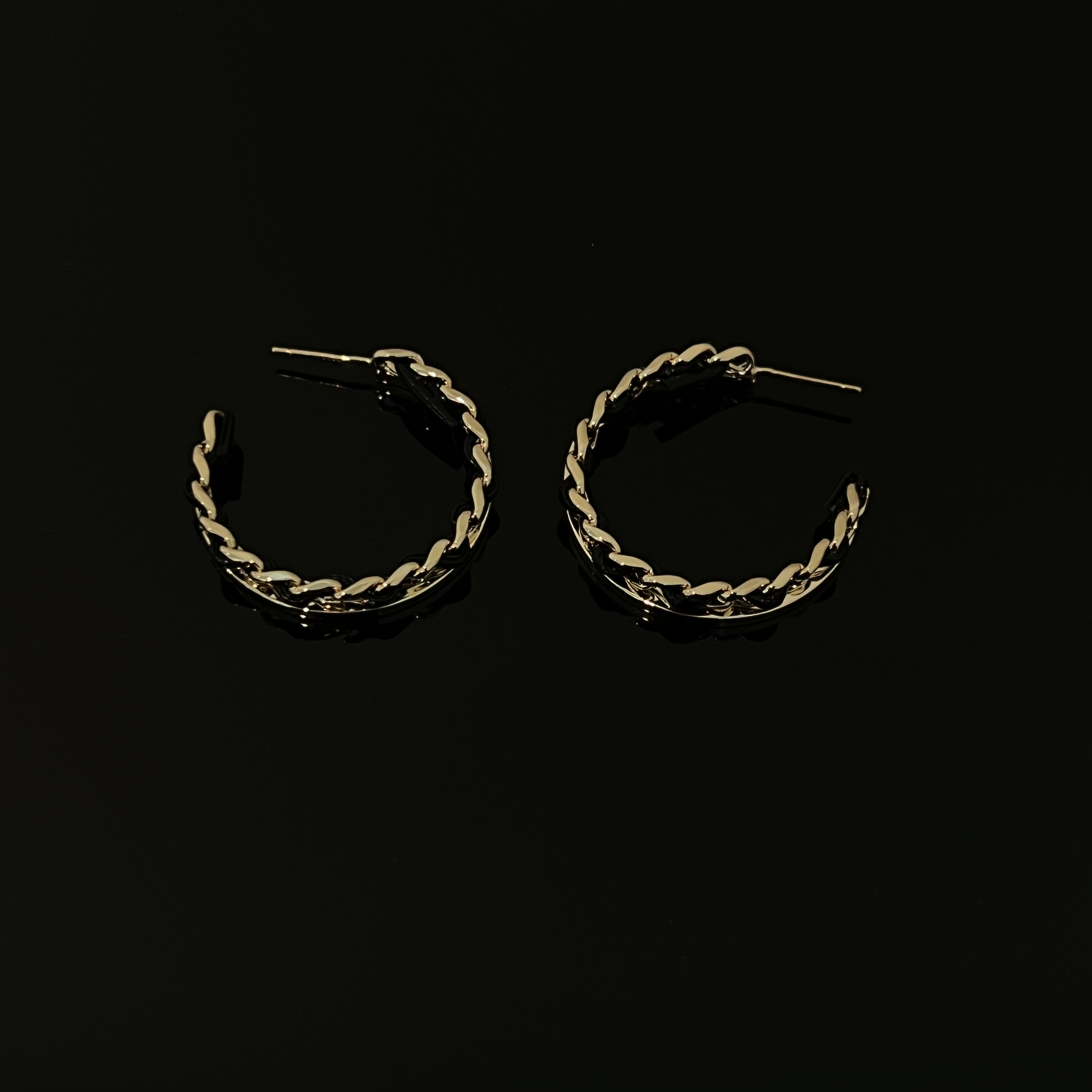 铜合金皮质耳饰   0553 时尚香香风编织皮革耳圈气质轻奢